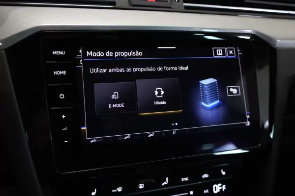 Volkswagen Passat Variant 2021 - 25990 EUR, 70682 km - AUTO.MOTO.pt - 70682km - foto 41 de 53