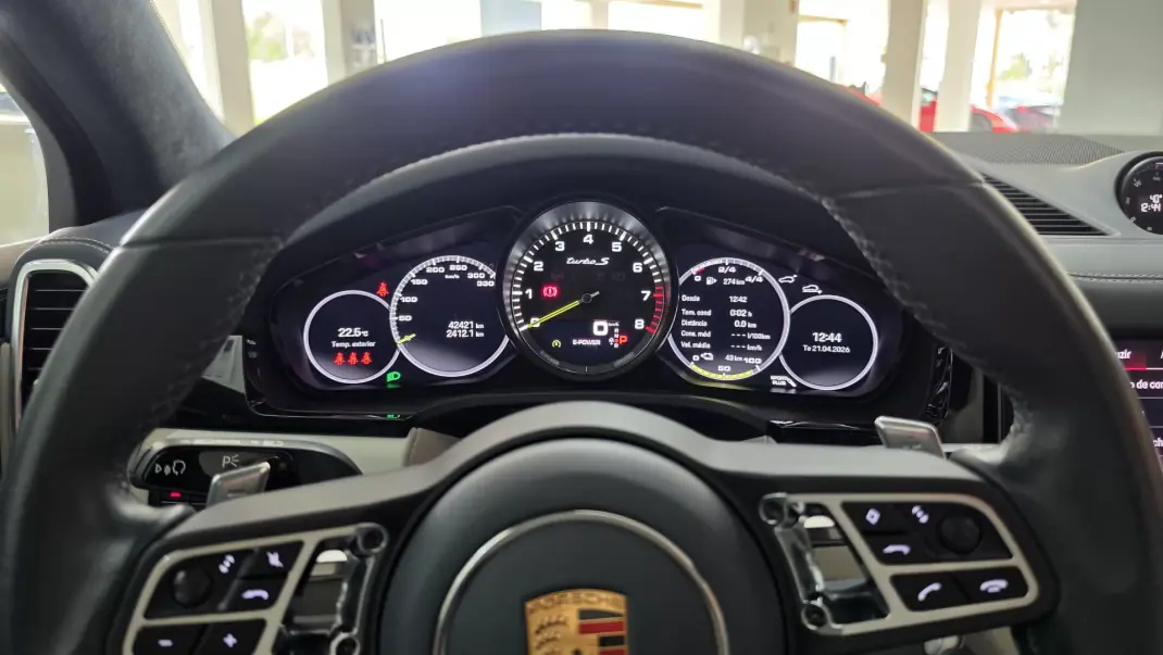 Porsche Cayenne 2022 - 120000 EUR, 42421 km - AUTO.MOTO.pt - 42421km - foto 8 de 27
