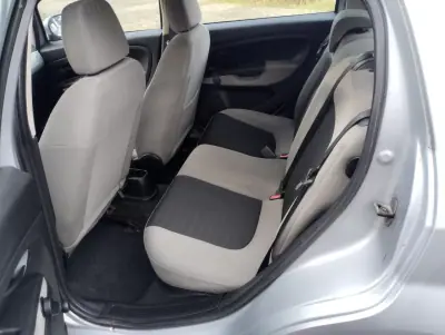 Fiat Grande Punto 2006 - 2750 EUR, 210000 km - AUTO.MOTO.pt - 210000km - foto 11 de 20