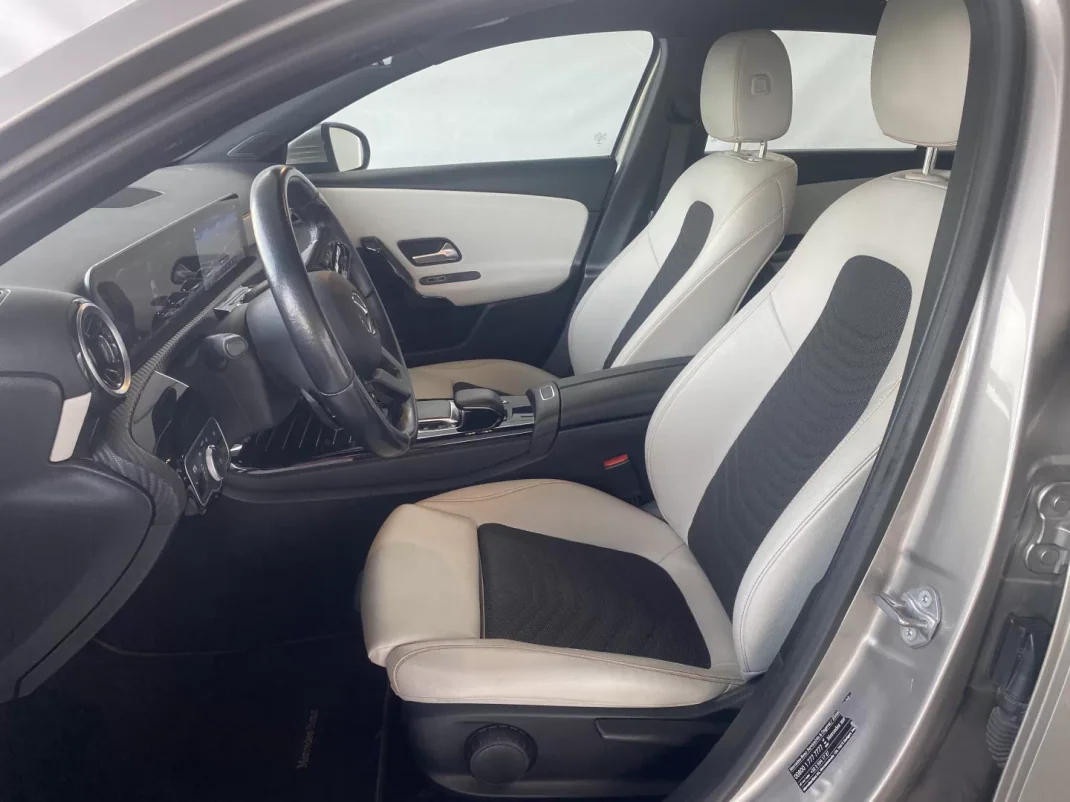 Mercedes-Benz A 250e 2020 - 24990 EUR, 138210 km - AUTO.MOTO.pt - 138210km - foto 8 de 15
