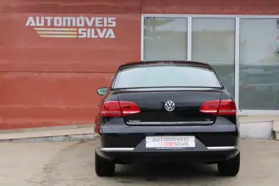 Volkswagen Passat 2011 - 10990 EUR, 174000 km - AUTO.MOTO.pt - 174000km - foto 8 de 30