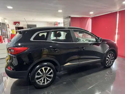 Renault Kadjar 2017 - 15500 EUR, 77000 km - AUTO.MOTO.pt - 77000km - foto 5 de 18