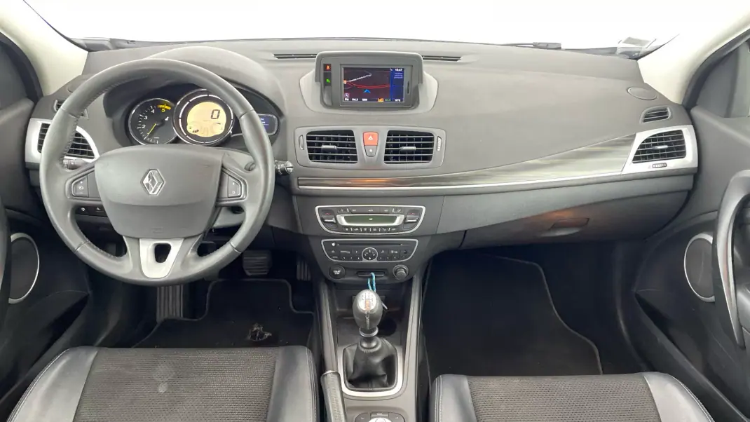 Renault Mégane Sport Tourer 2010 - 4950 EUR, 195235 km - AUTO.MOTO.pt - 195235km - foto 9 de 22