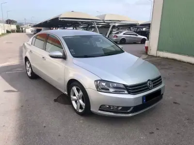 Volkswagen Passat 2014 - 12750 EUR, 140000 km - AUTO.MOTO.pt - 140000km - foto 2 de 7