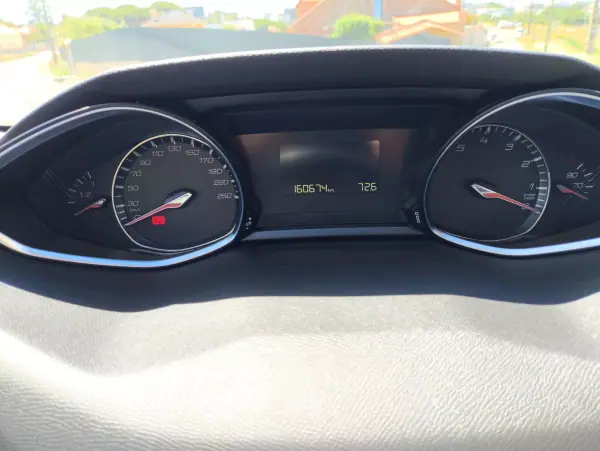 Peugeot 308 2016 - 9165 EUR, 160500 km - 160500km - foto 6 de 12