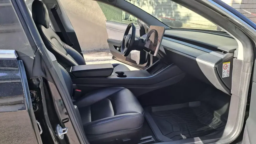 Tesla Model 3 2019 - 22500 EUR, 113000 km - 113000km - foto 36 de 53