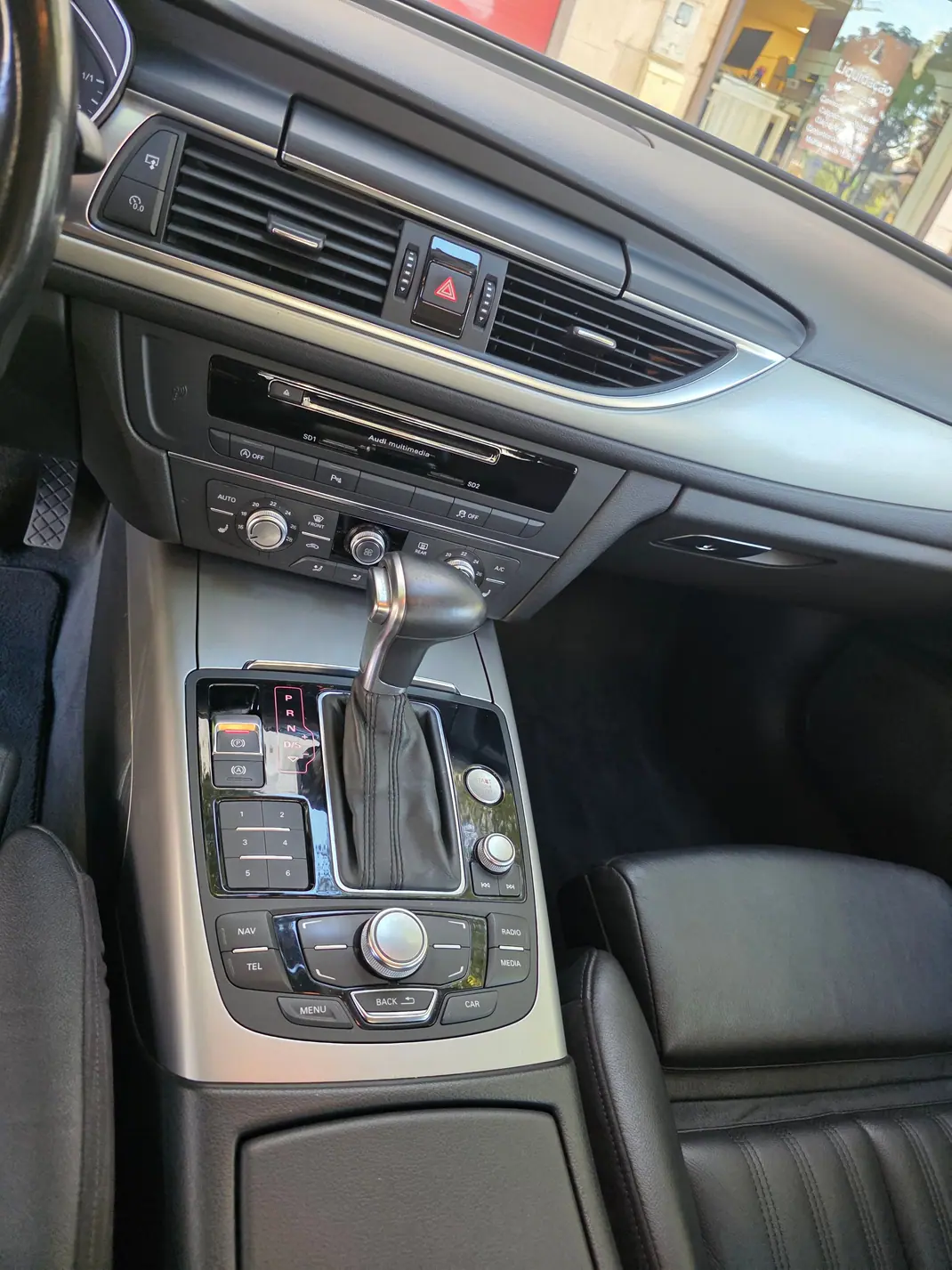 Audi A6 Avant 2014 - 13000 EUR, 260000 km - 260000km - foto 9 de 15