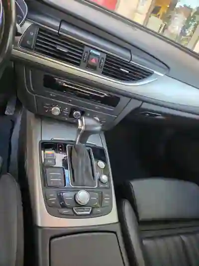 Audi A6 Avant 2014 - 13000 EUR, 260000 km - 260000km - foto 9 de 15
