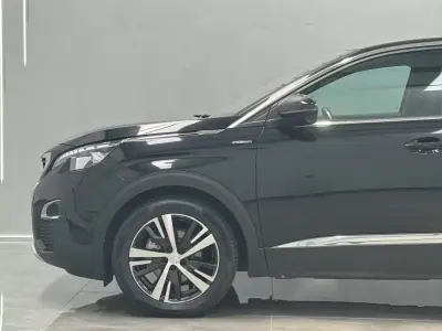 Peugeot 3008 2018 - 16990 EUR, 121000 km - AUTO.MOTO.pt - 121000km - foto 10 de 31