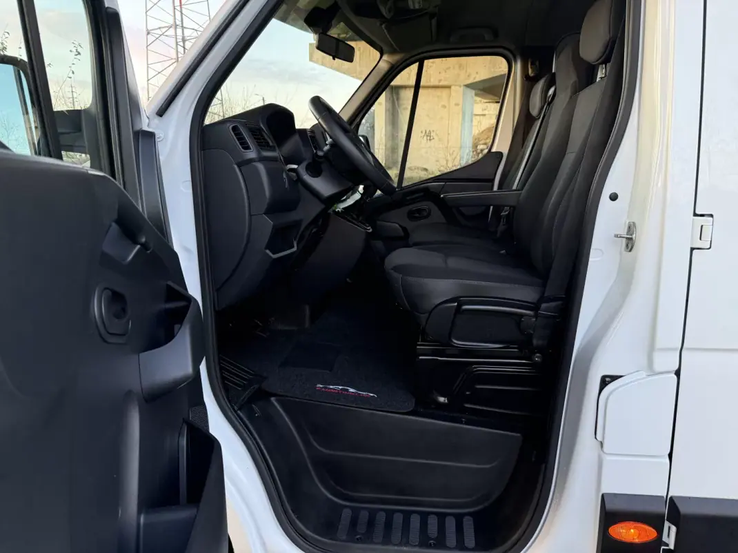 Renault Master 2.3 Dci L3 3.5T 135 cv C.Dupla 2020 - 25610 EUR, 107000 km - AUTO.MOTO.pt - 107000km - foto 11 de 29