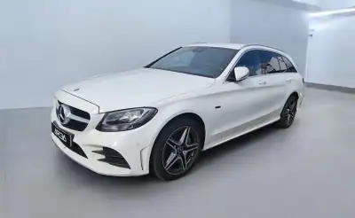 Mercedes-Benz C 300e 2020 - 31900 EUR, 130255 km - AUTO.MOTO.pt - 130255km - foto 2 de 9