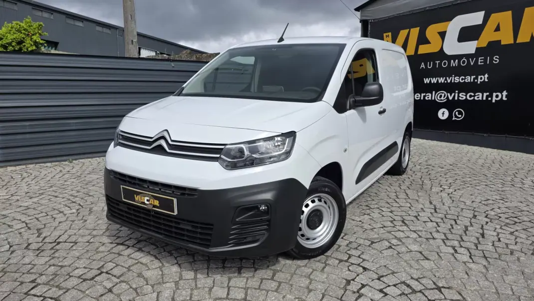 Citroën Berlingo 2022 - 14450 EUR, 77000 km - AUTO.MOTO.pt - 77000km - foto 1 de 24
