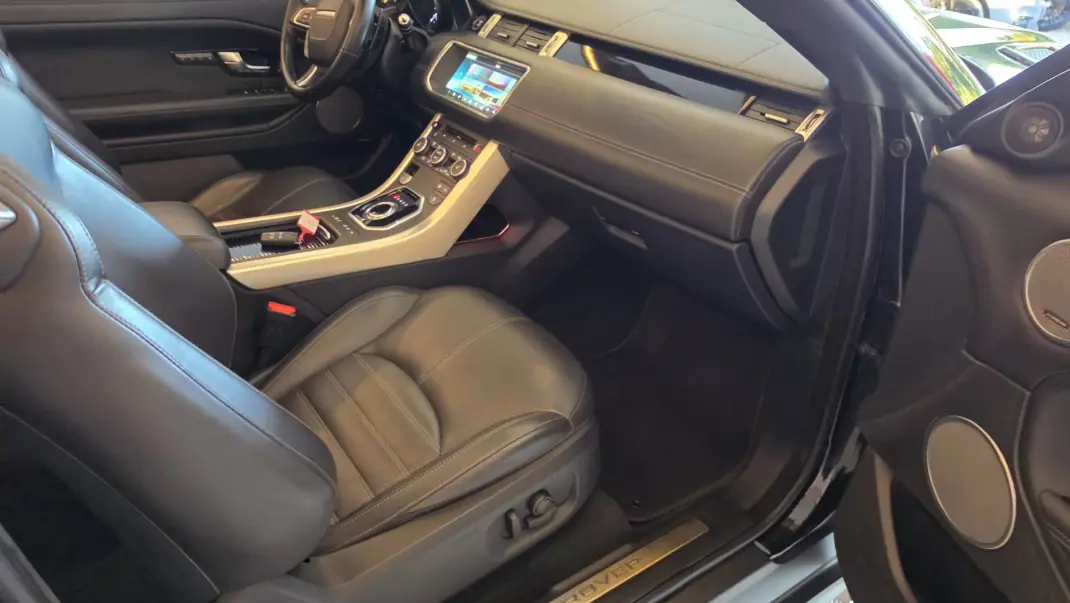 Land Rover Range Rover Evoque Cabrio 2017 - 28750 EUR, 133417 km - 133417km - foto 55 de 62