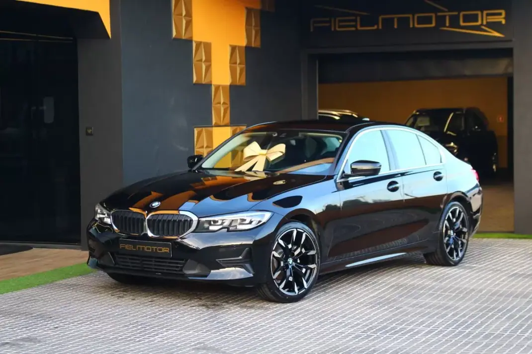 BMW 318 2020 - 22750 EUR, 168000 km - AUTO.MOTO.pt - 168000km - foto 1 de 20