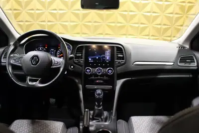 Renault Mégane Sport Tourer 2021 - 15290 EUR, 168000 km - AUTO.MOTO.pt - 168000km - foto 12 de 30