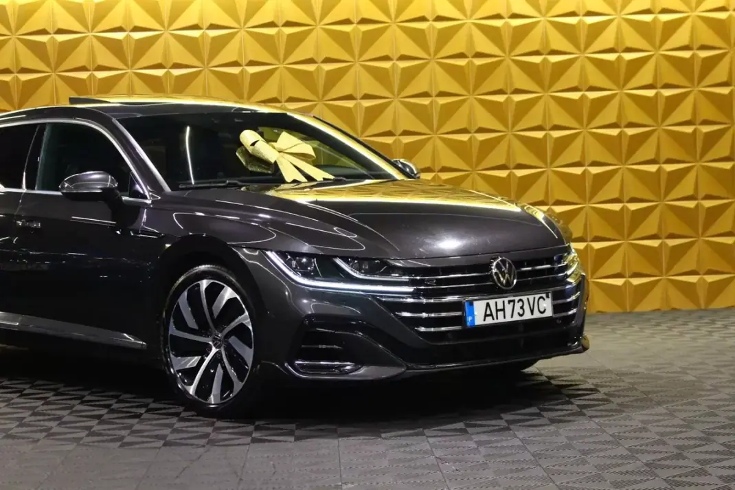 Volkswagen Arteon 2021 - 25400 EUR, 209040 km - AUTO.MOTO.pt - 209040km - foto 8 de 40