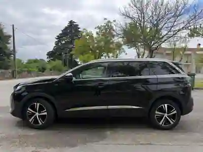 Peugeot 5008 2023 - 26250 EUR, 24716 km - AUTO.MOTO.pt - 24716km - foto 2 de 15