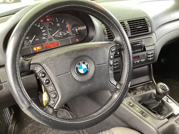 BMW 320 2001 - 5000 EUR, 205000 km - AUTO.MOTO.pt - 205000km - foto 7 de 7