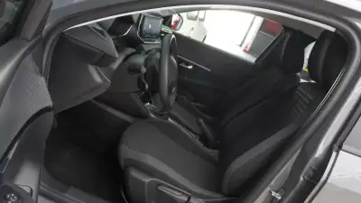 Peugeot 208 2024 - 16450 EUR, 17000 km - AUTO.MOTO.pt - 17000km - foto 15 de 31