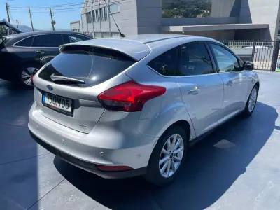 Ford Focus 2015 - 8900 EUR, 137000 km - AUTO.MOTO.pt - 137000km - foto 4 de 13