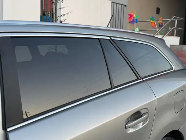 Toyota Avensis SW 2011 - 10750 EUR, 190000 km - AUTO.MOTO.pt - 190000km - foto 8 de 27