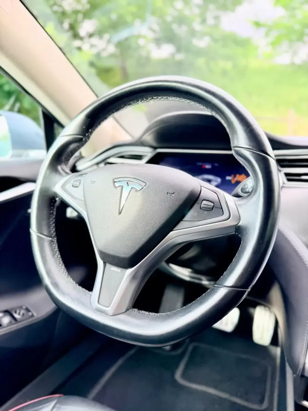 Tesla Model S 2013 - 15500 EUR, 306000 km - AUTO.MOTO.pt - 306000km - foto 19 de 24