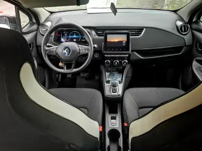 Renault Zoe 2020 - 13450 EUR, 110000 km - AUTO.MOTO.pt - 110000km - foto 10 de 16