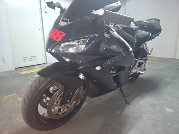 Honda CBR 1000RR SUPERSPORT 2004 Petrol — 66 693 km · Porto Honda CBR 1000RR SUPERSPORT 2004 Petrol