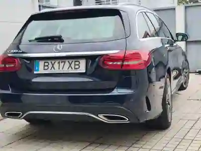 Mercedes-Benz C 300 2019 - 25950 EUR, 165000 km - AUTO.MOTO.pt - 165000km - foto 3 de 9