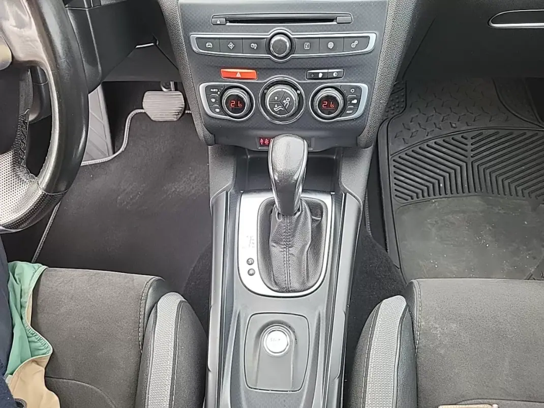 DS DS4 Crossback 2018 - 14700 EUR, 85794 km - AUTO.MOTO.pt - 85794km - foto 18 de 25