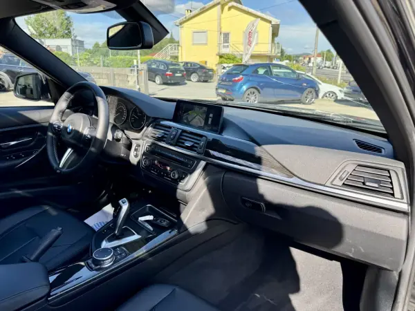 BMW 318 2015 - 13999 EUR, 220000 km - AUTO.MOTO.pt - 220000km - foto 9 de 23