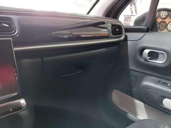 Citroën C3 2017 - 10900 EUR, 99000 km - AUTO.MOTO.pt - 99000km - foto 15 de 19