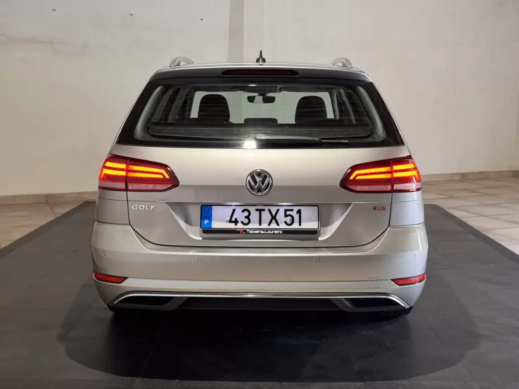 Volkswagen Golf Variant 2017 - 12900 EUR, 151000 km - AUTO.MOTO.pt - 151000km - foto 6 de 25