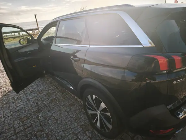 Peugeot 5008 2018 - 24900 EUR, 116000 km - AUTO.MOTO.pt - 116000km - foto 3 de 15