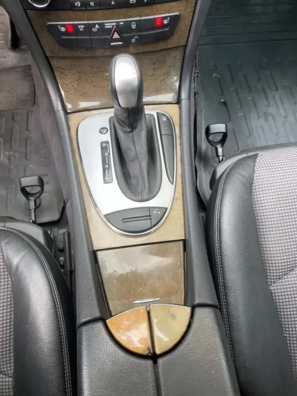 Mercedes-Benz E 270 2002 - 9250 EUR, 299650 km - AUTO.MOTO.pt - 299650km - foto 13 de 20