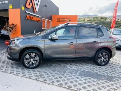 Peugeot 2008 2018 - 9950 EUR, 129292 km - AUTO.MOTO.pt - 129292km - foto 4 de 12