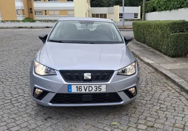 SEAT Ibiza 2018 - 10900 EUR, 184500 km - AUTO.MOTO.pt - 184500km - foto 2 de 17