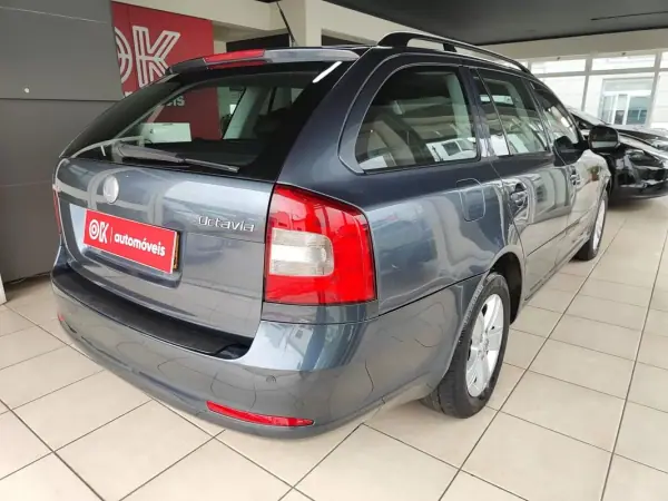 Skoda Octavia Break 2010 - 6650 EUR, 252000 km - AUTO.MOTO.pt - 252000km - foto 11 de 31