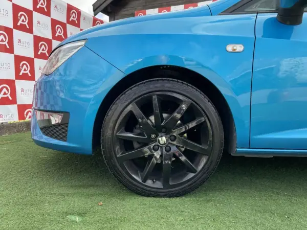 SEAT Ibiza 2016 - 11490 EUR, 123350 km - AUTO.MOTO.pt - 123350km - foto 7 de 23