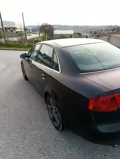 Audi A4 2006 - 4200 EUR, 329000 km - AUTO.MOTO.pt - 329000km - foto 7 de 19