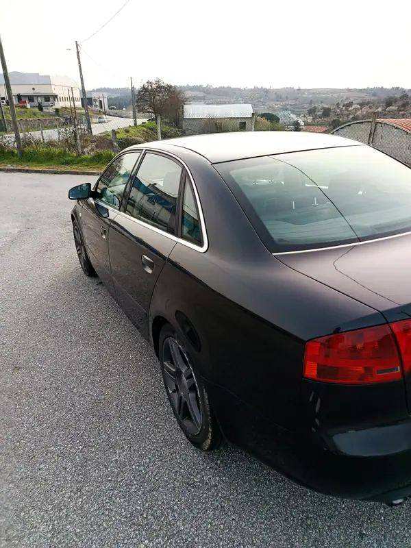 Audi A4 2006 - 4200 EUR, 329000 km - AUTO.MOTO.pt - 329000km - foto 7 de 19