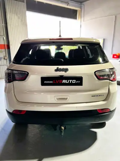 Jeep Compass 2018 - 15250 EUR, 146200 km - 146200km - foto 4 de 29