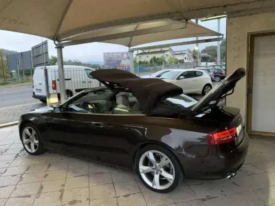 Audi A5 Cabrio 2011 - 16750 EUR, 270761 km - AUTO.MOTO.pt - 270761km - foto 8 de 28