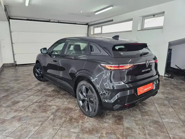 Renault Mégane E-Tech 2024 - 25650 EUR, 106 km - AUTO.MOTO.pt - 106km - foto 4 de 16