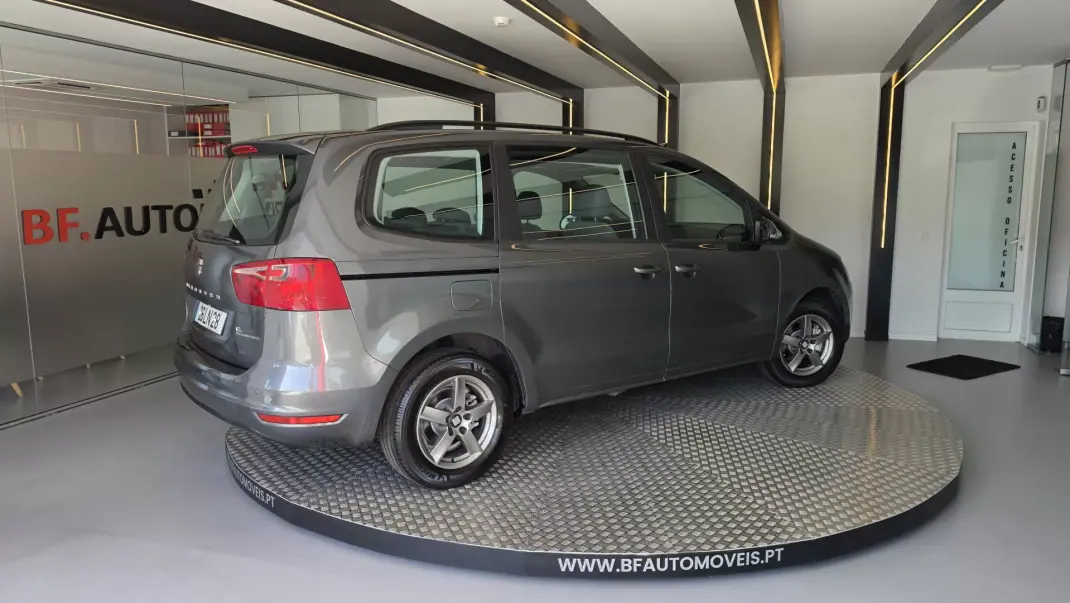 SEAT Alhambra 2011 - 11750 EUR, 235491 km - 235491km - foto 4 de 54