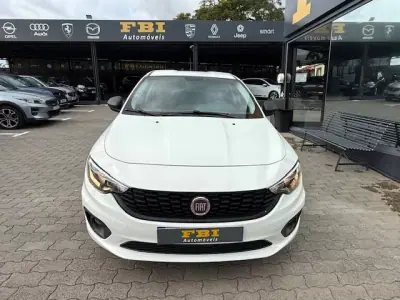 Fiat Tipo 2020 - 14900 EUR, 66570 km - AUTO.MOTO.pt - 66570km - foto 4 de 11