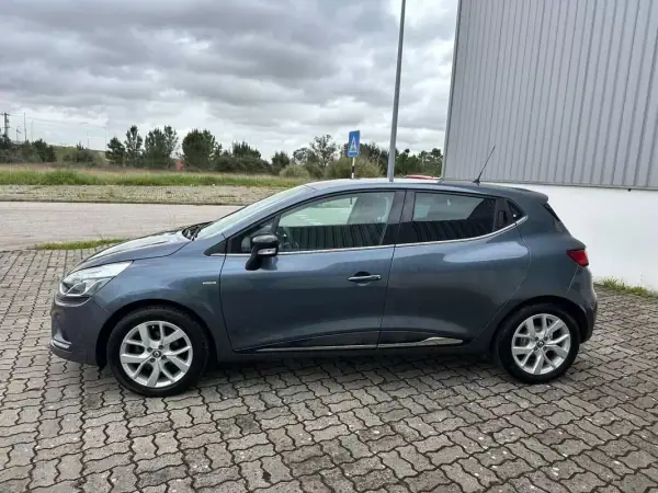 Renault Clio 2019 - 11490 EUR, 113000 km - AUTO.MOTO.pt - 113000km - foto 7 de 19