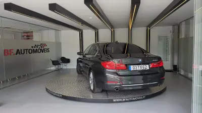 BMW 530 2017 - 21900 EUR, 230206 km - AUTO.MOTO.pt - 230206km - foto 3 de 58