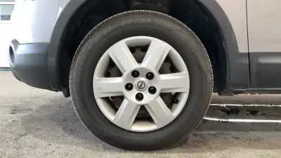 Nissan Qashqai 2009 - 8999 EUR, 181121 km - AUTO.MOTO.pt - 181121km - foto 7 de 9