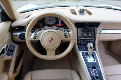 Porsche 911 2013 - 85750 EUR, 95500 km - AUTO.MOTO.pt - 95500km - foto 8 de 15
